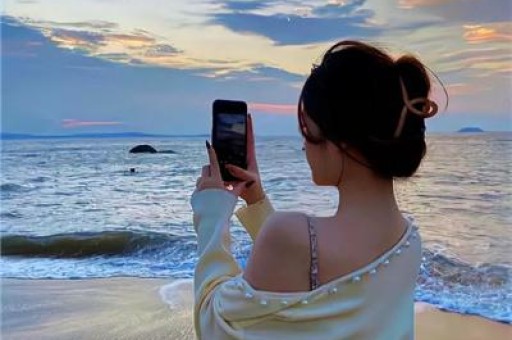 陪玩陪睡算啥?继人体盛宴、舔手指后艺人再曝阴暗面 秦岚被牵 陪玩陪睡算啥?继人体盛宴、舔手指后艺人再曝阴暗面 秦岚被牵